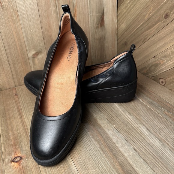 Vionic Jacey Wedge Black Leather Size 10 Comfort Arch Support Slip Resistant - Picture 1 of 9